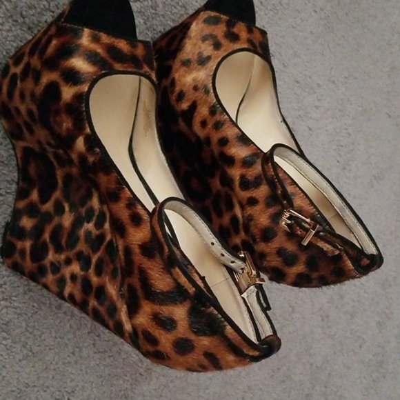 Leopard print Shoes - Picture 2 of 5